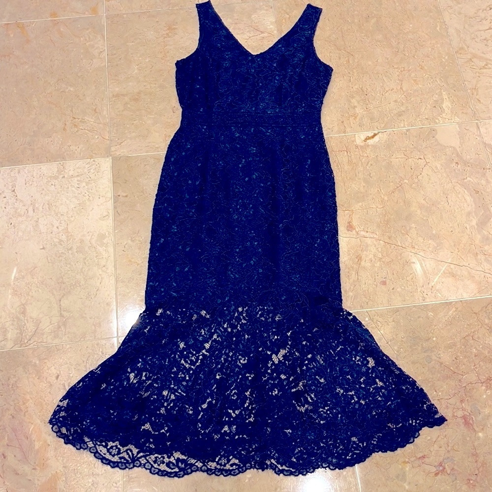 Nanette Lepore navy lace mid caff dress🌺